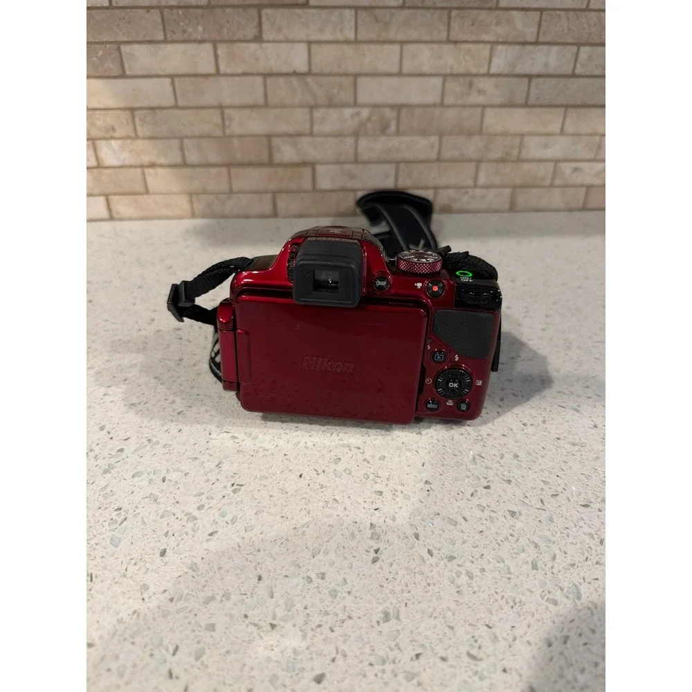 Nikon COOLPIX‎ P520 18.1 MP CMOS Digital Camera with 42x Zoom Lens (for parts)